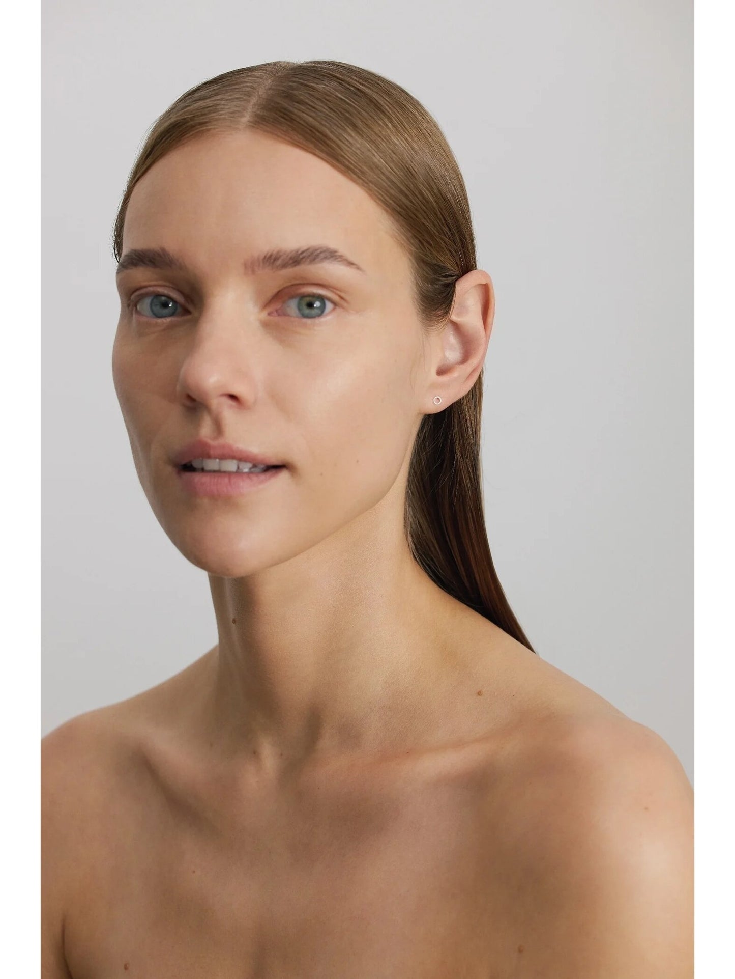 Abstrakts sudraba riņķa auskars – 4 mm