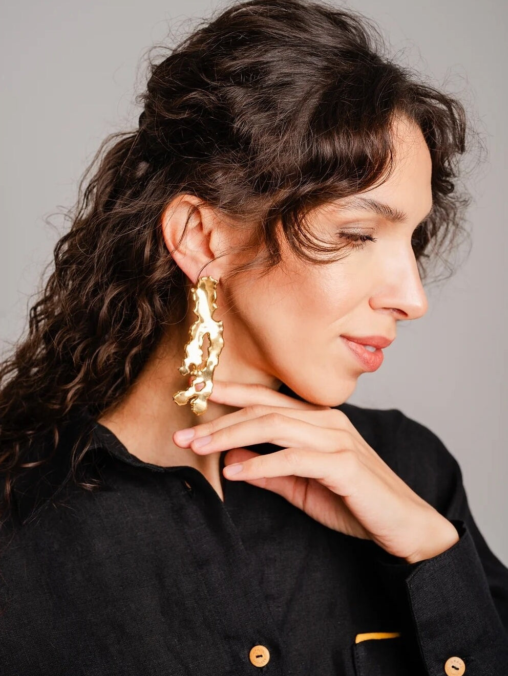 Porcelāna auskari – sakņu iedvesmots dizains