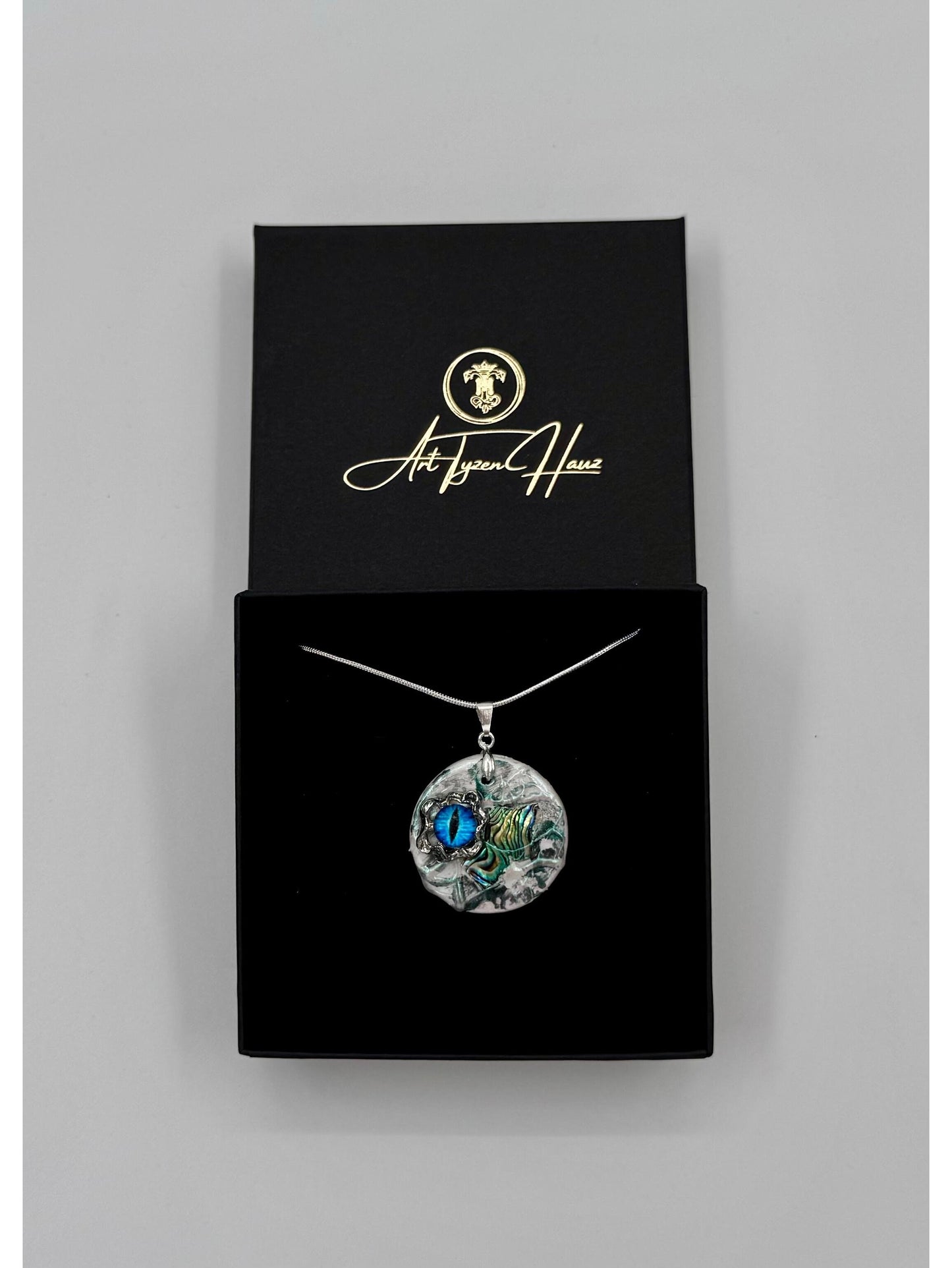 Porcelāna rotas – pūķa acu iedvesma