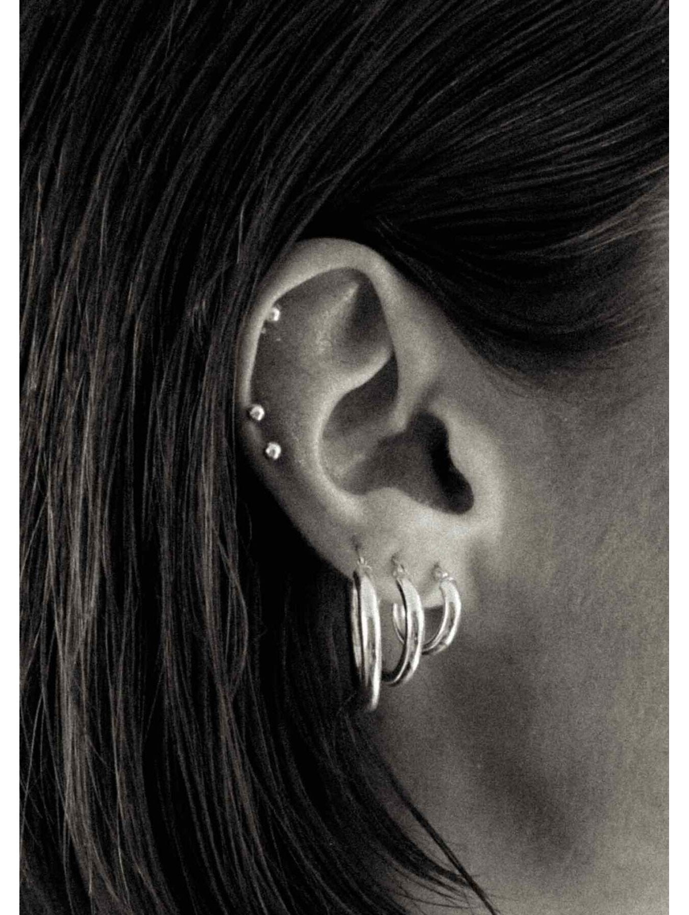 Sudraba stīpiņu auskari Ella – klasisks dizains