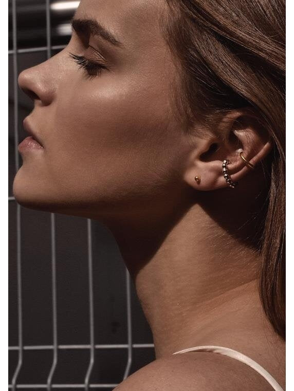 Zelta Pin Up auskari – drosmīgs dizains