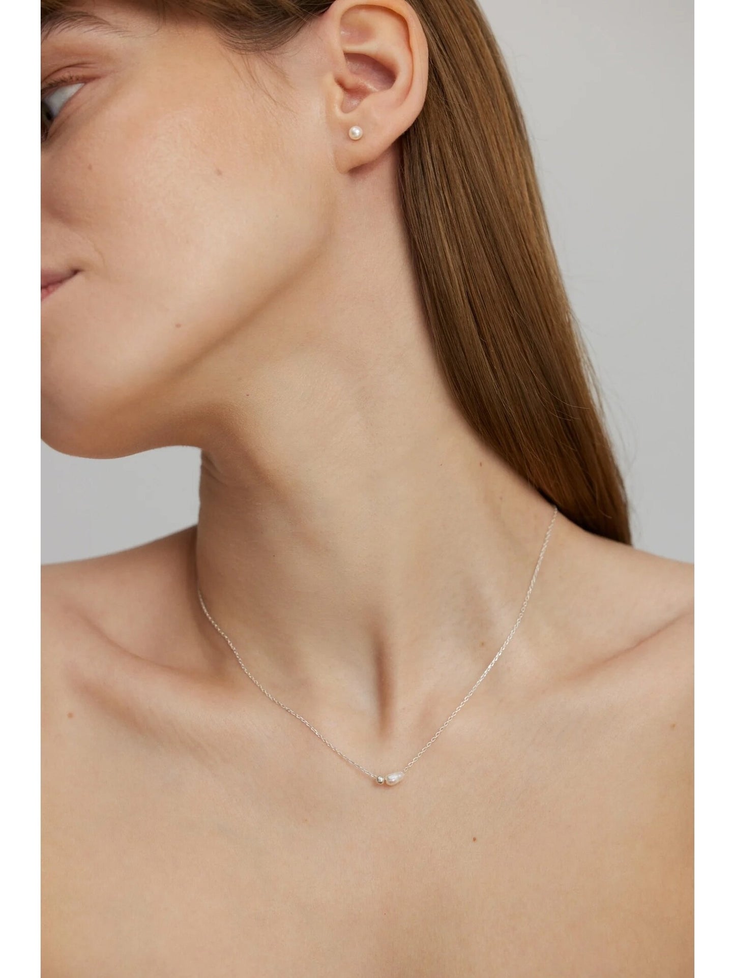 Pearl Diver pärlkõrvarõngad – elegantne kaasaegne stiil