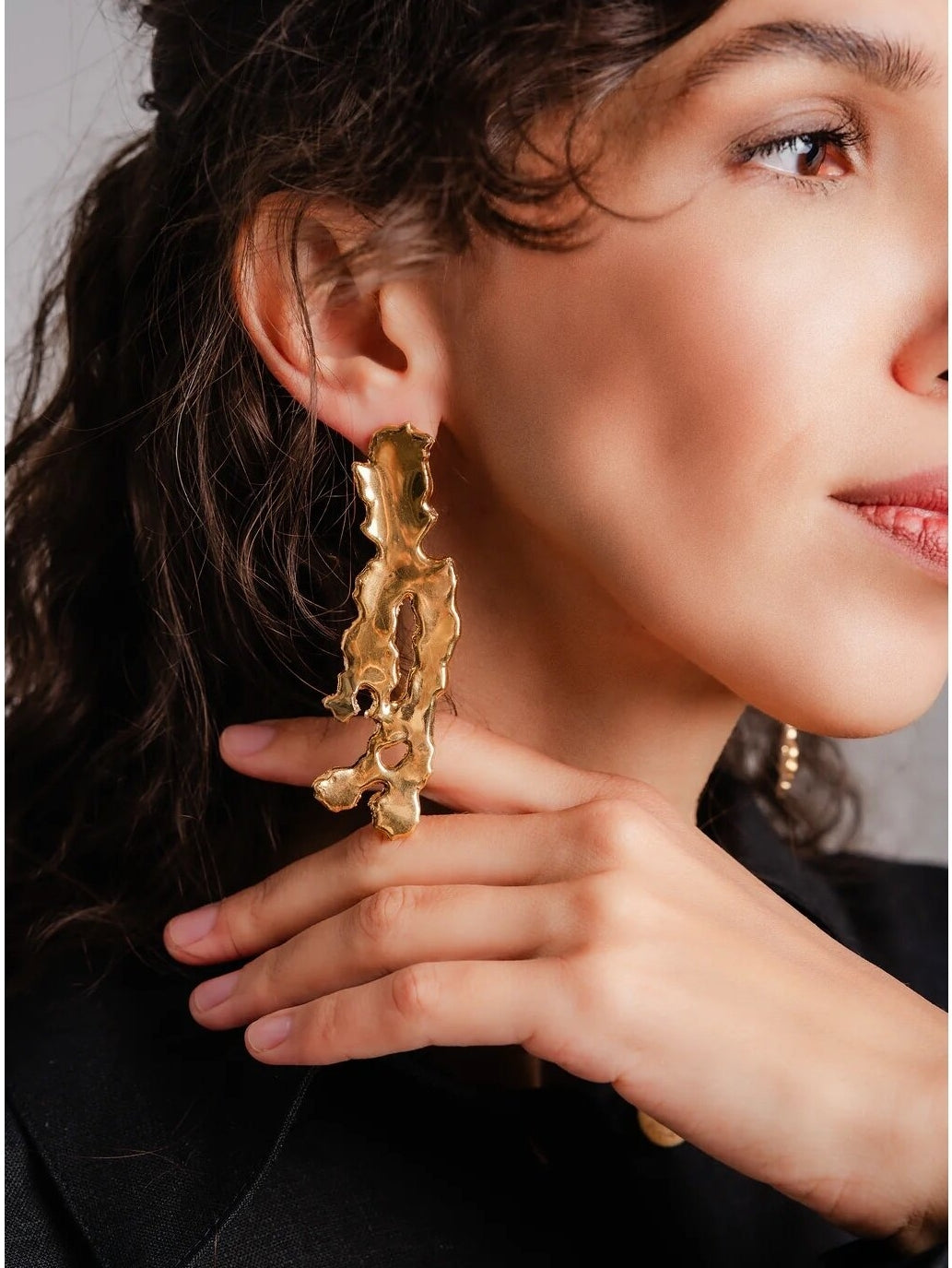 Porcelāna auskari – sakņu iedvesmots dizains