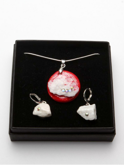 Porcelāna rotas – sarkanā mākoņa dizains