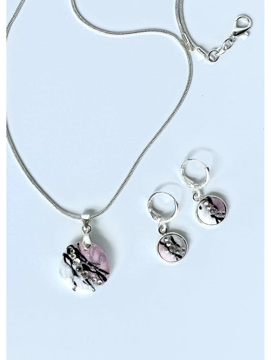 Kõrvarõngaste ja ripatsi komplekt – „Roosa päikesetõus” inspiratsioon