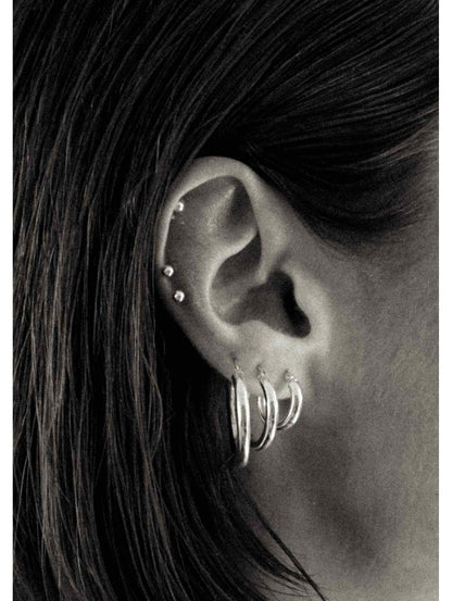 Sudraba stīpiņu auskari Ella – klasisks dizains