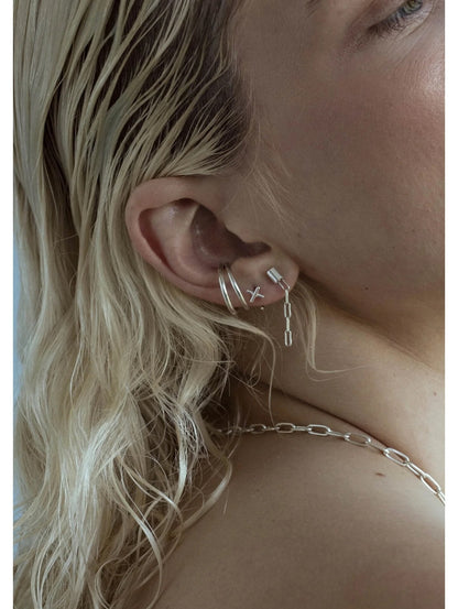 Sudraba Brooklyn ķēdes kniedīšu auskari – urbāns stils