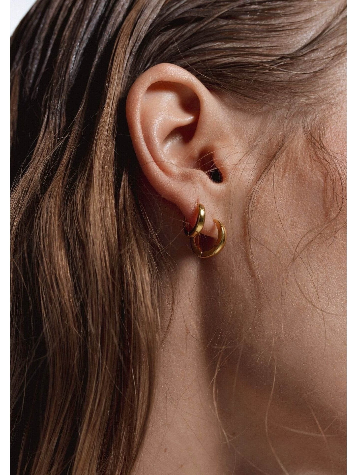 Zelta mini stīpiņu auskari – ikdienas elegance