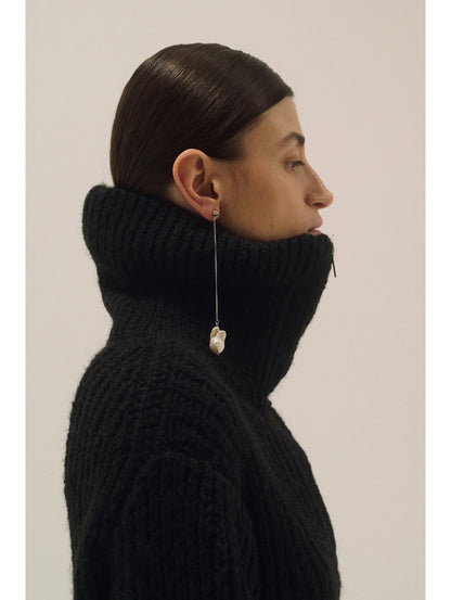 Asümmeetrilised pärlkõrvarõngad – modernne elegants